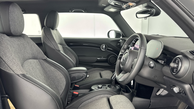 MINI Hatchback 135kW Cooper S Level 2 33kWh 3dr Auto Electric Hatchback